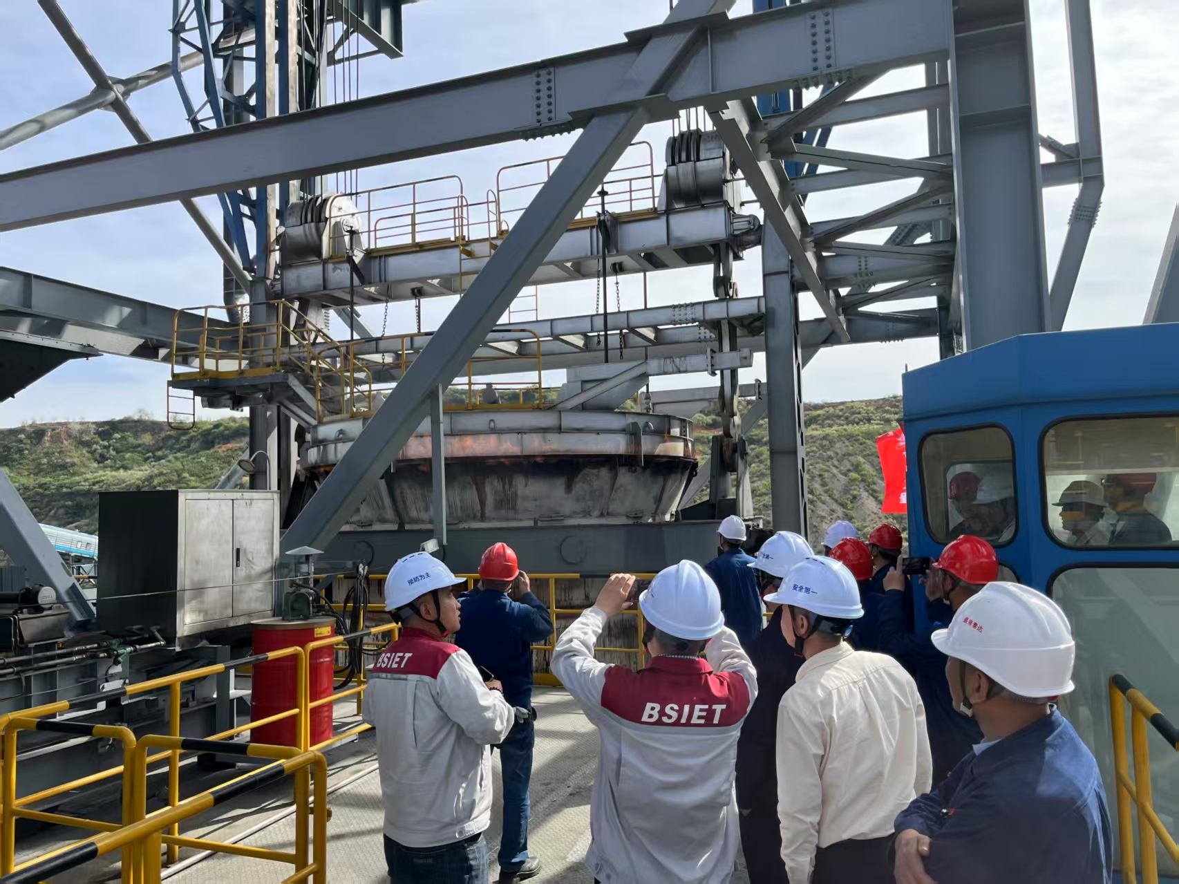 祝贺盛隆泰达二期190t/h干熄焦烘炉结束于2025年4月24日16时顺利装入红焦！